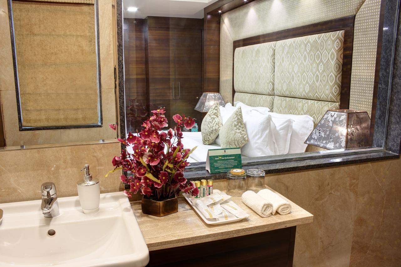 Golden Gate Hotel Indore Exterior photo