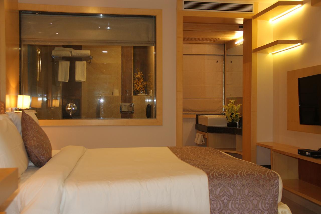 Golden Gate Hotel Indore Exterior photo