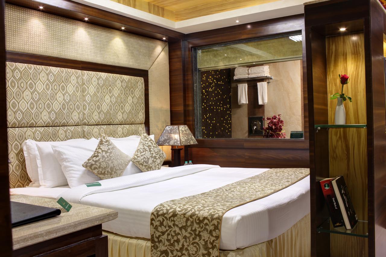 Golden Gate Hotel Indore Exterior photo