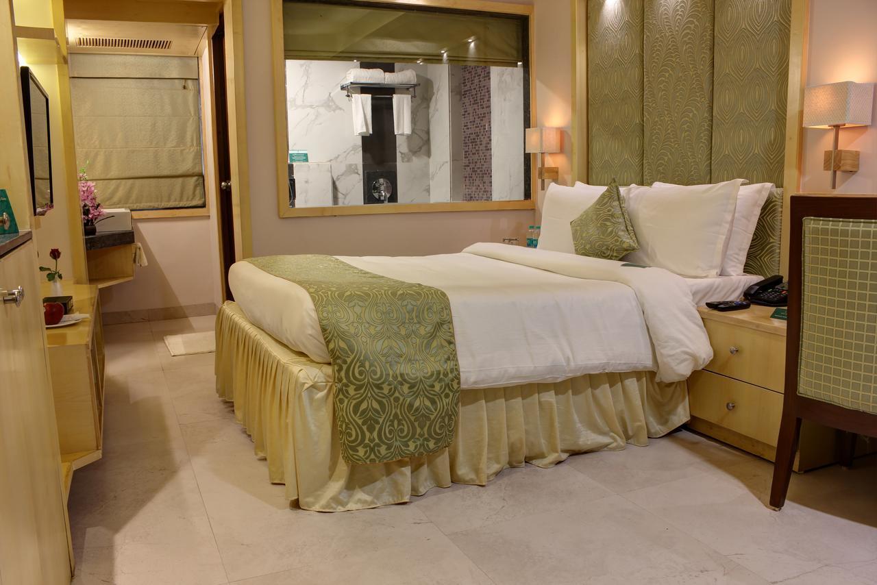 Golden Gate Hotel Indore Exterior photo