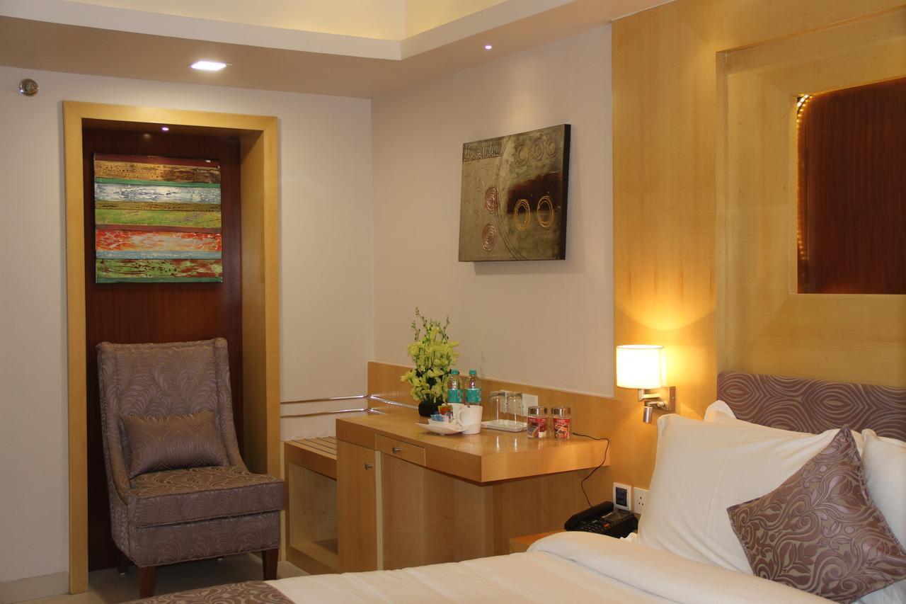 Golden Gate Hotel Indore Exterior photo