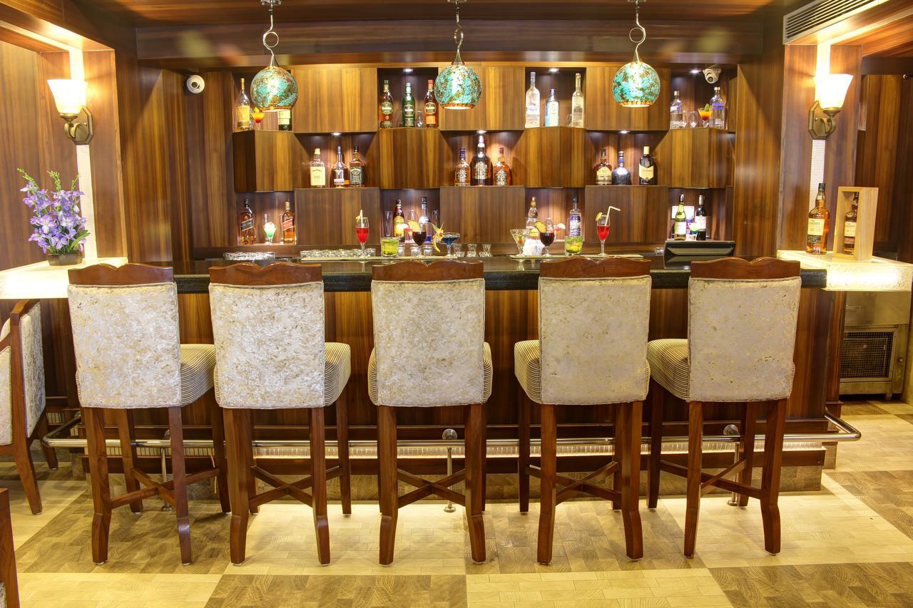 Golden Gate Hotel Indore Exterior photo
