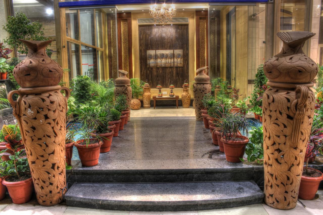 Golden Gate Hotel Indore Exterior photo