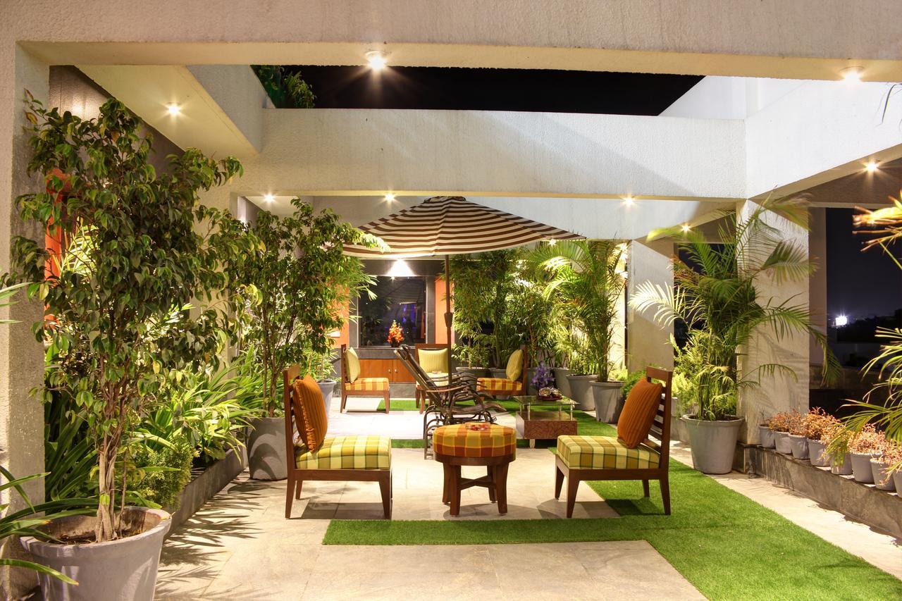Golden Gate Hotel Indore Exterior photo