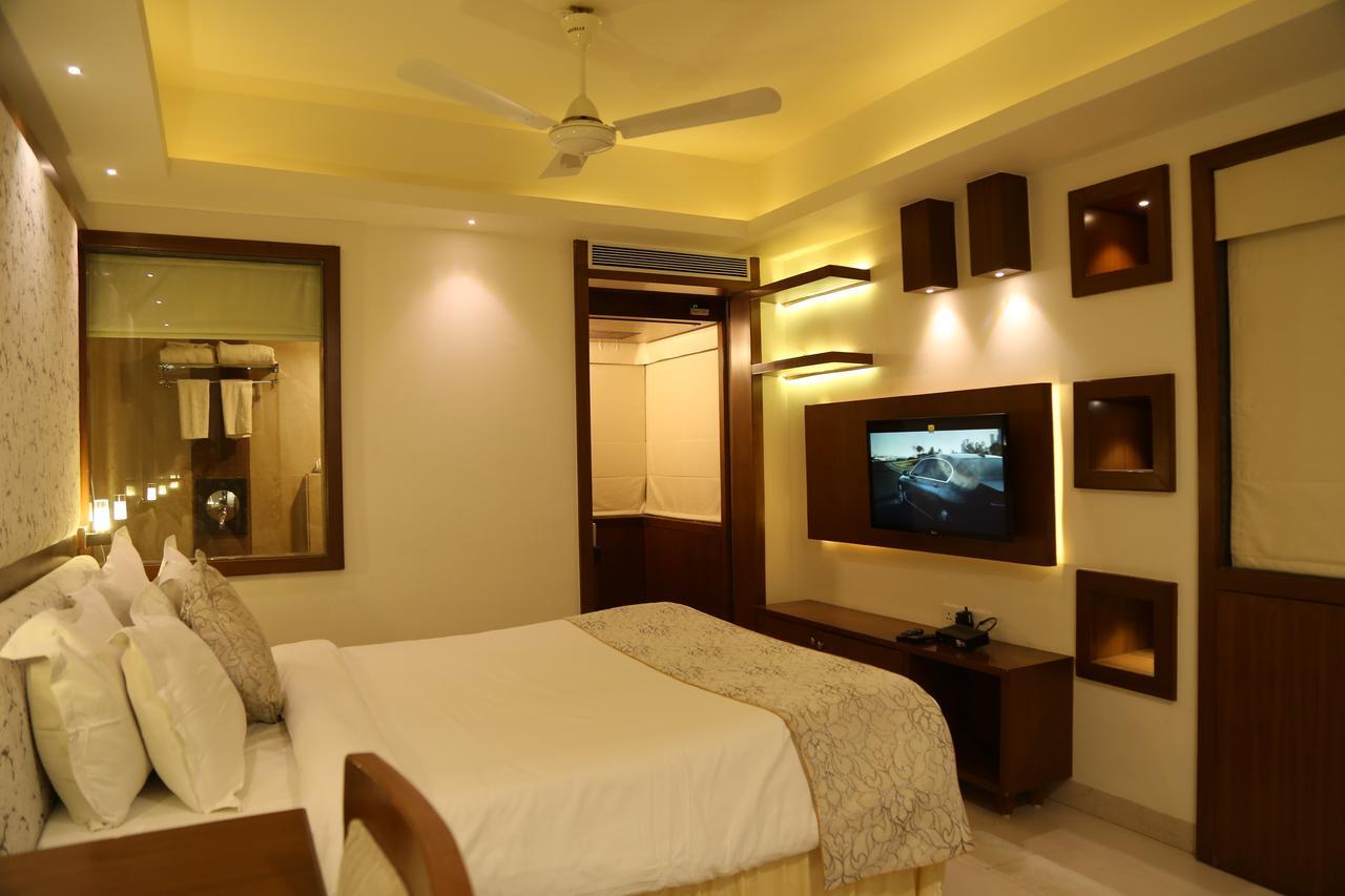 Golden Gate Hotel Indore Exterior photo