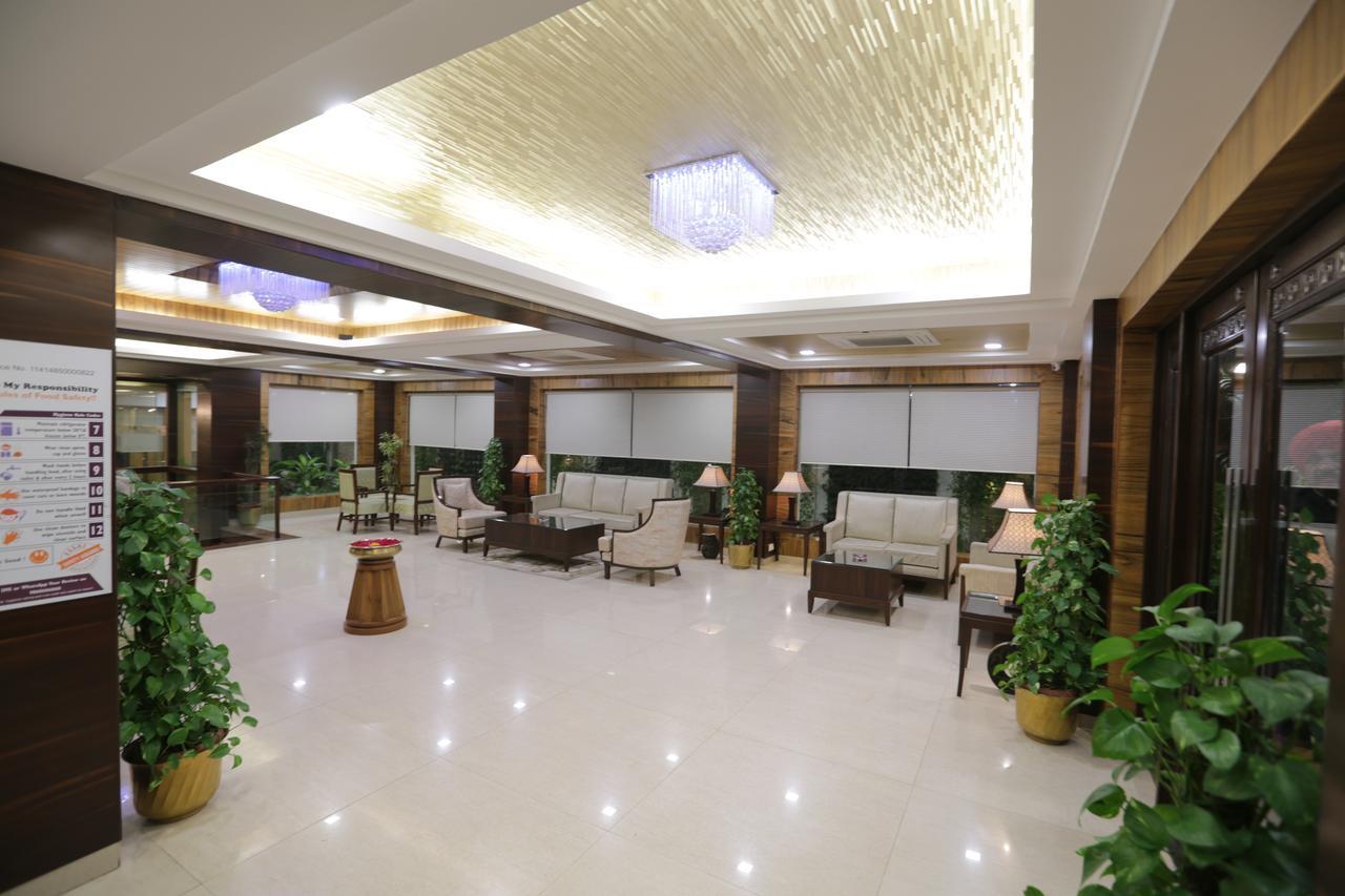 Golden Gate Hotel Indore Exterior photo
